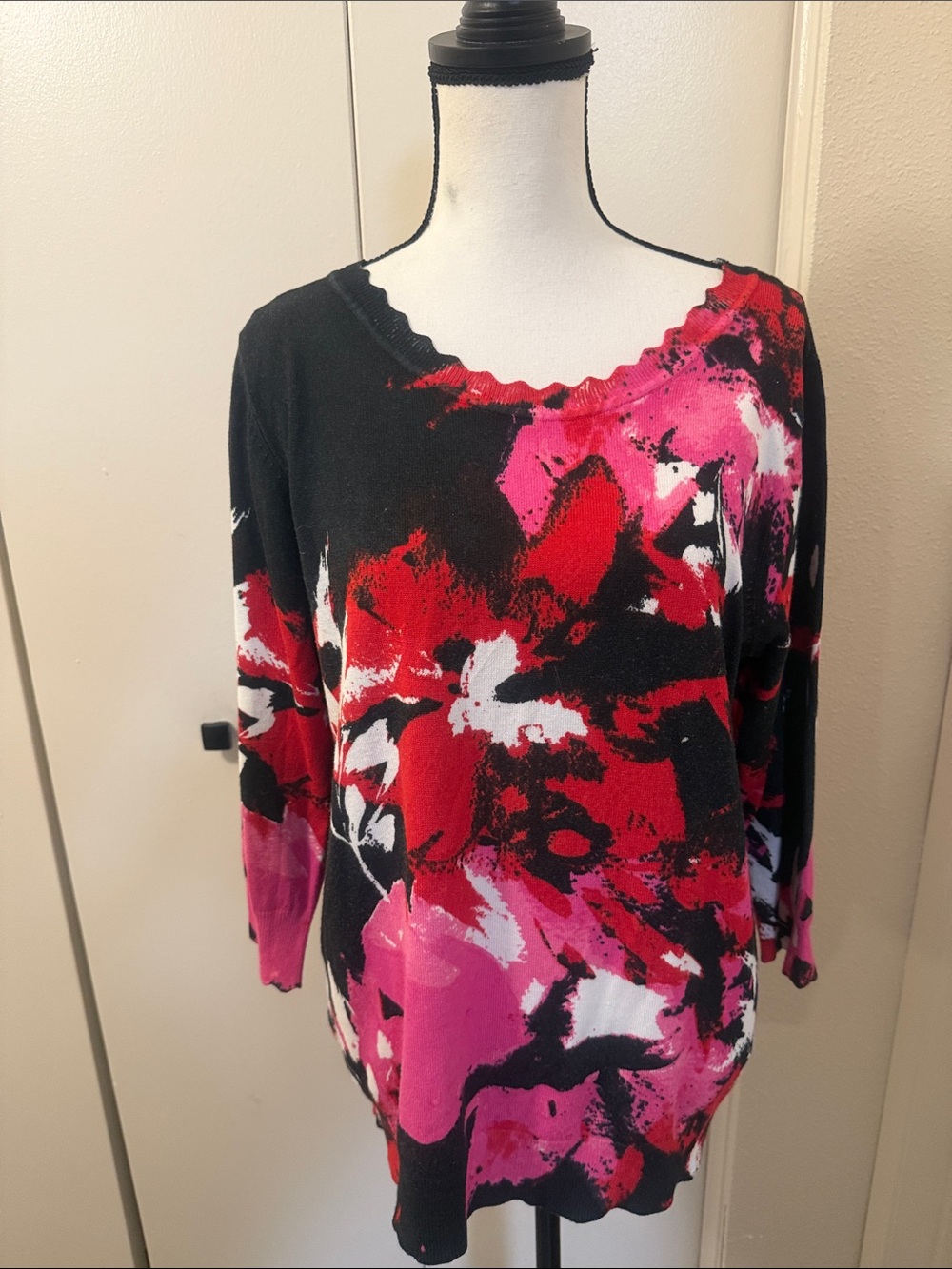 Joseph A Black Pullover Tunic with Red & Pink Abstract Floral Print